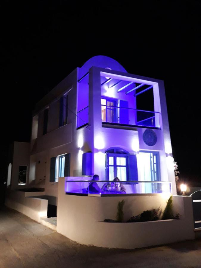 Located By The Sea One Beachfront Private Captain Lazaros Pool Villa With Loft In 750Sqm Spacious Private Plot-Jacuzzi-Sunrelax-Furnished Terace-Gazebo-Private Parking,Sleep 3 Adults And 2 Children, Just Steps From The Black Beach-Seaview Perissa  Bagian luar foto
