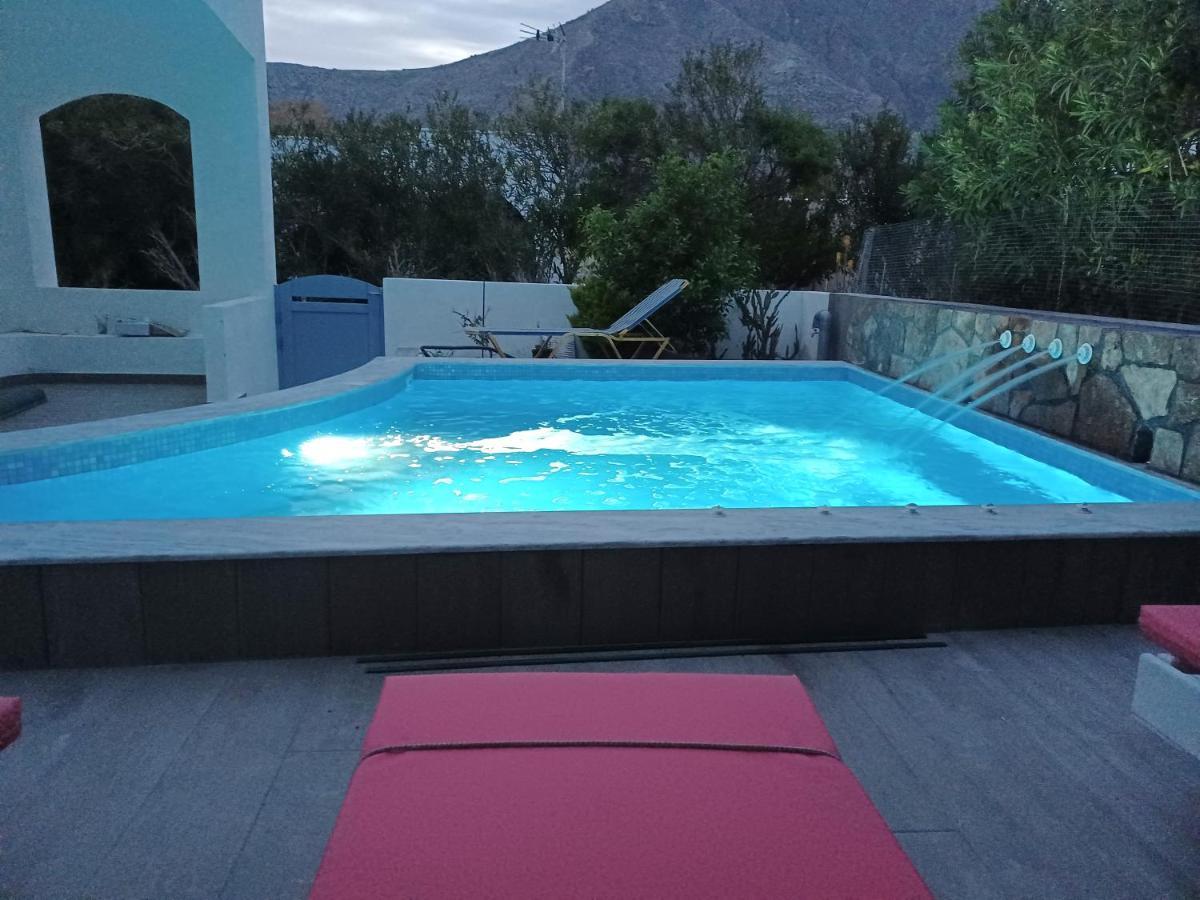 Located By The Sea One Beachfront Private Captain Lazaros Pool Villa With Loft In 750Sqm Spacious Private Plot-Jacuzzi-Sunrelax-Furnished Terace-Gazebo-Private Parking,Sleep 3 Adults And 2 Children, Just Steps From The Black Beach-Seaview Perissa  Bagian luar foto