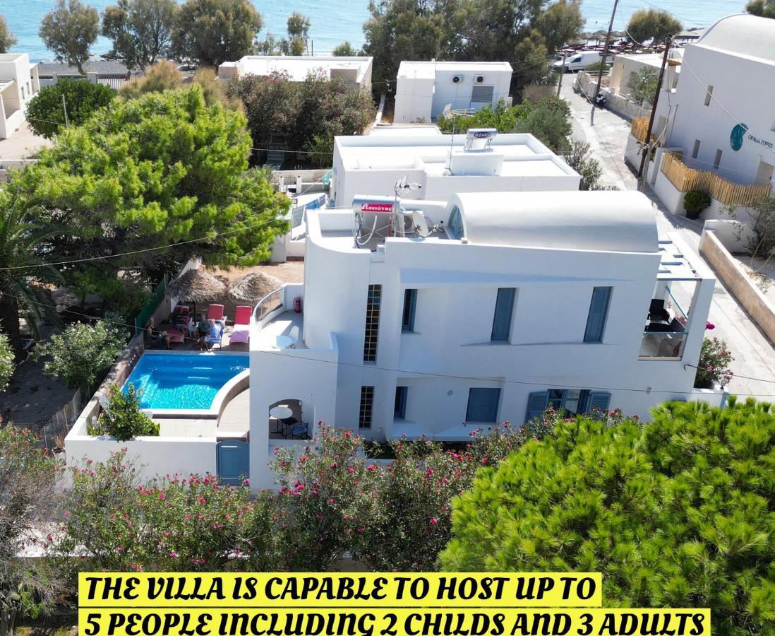 Located By The Sea One Beachfront Private Captain Lazaros Pool Villa With Loft In 750Sqm Spacious Private Plot-Jacuzzi-Sunrelax-Furnished Terace-Gazebo-Private Parking,Sleep 3 Adults And 2 Children, Just Steps From The Black Beach-Seaview Perissa  Bagian luar foto