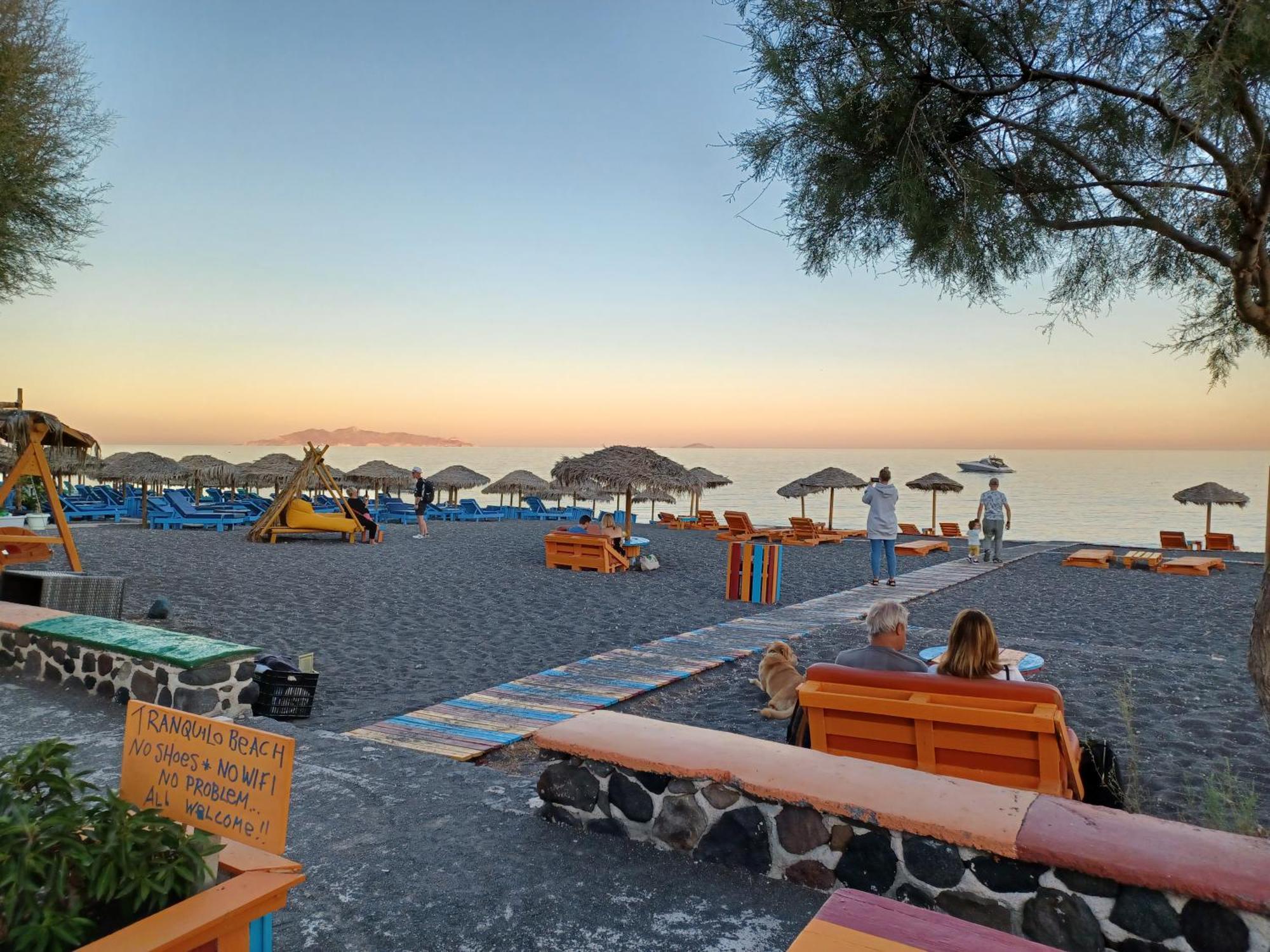 Located By The Sea One Beachfront Private Captain Lazaros Pool Villa With Loft In 750Sqm Spacious Private Plot-Jacuzzi-Sunrelax-Furnished Terace-Gazebo-Private Parking,Sleep 3 Adults And 2 Children, Just Steps From The Black Beach-Seaview Perissa  Bagian luar foto